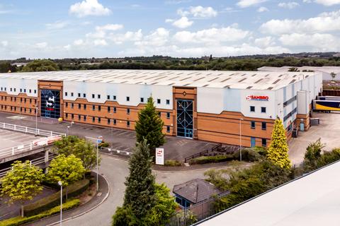 Warehouse to rent, Dumers Ln Bury BL9 9UE