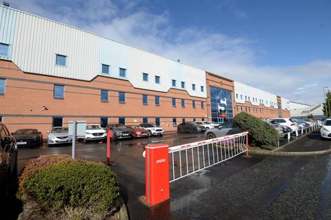 Warehouse to rent, Dumers Ln Bury BL9 9UE