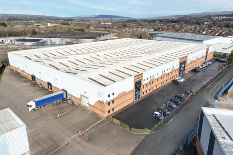 Warehouse to rent, Dumers Ln Bury BL9 9UE