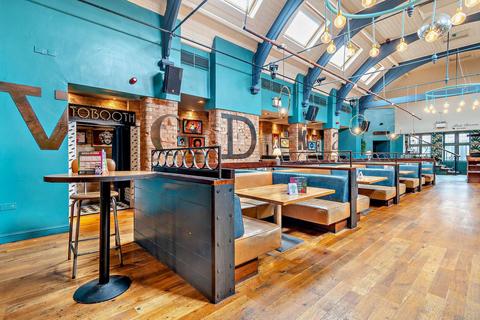 Pub to rent, 13-14 Baxter Gate Loughborough LE11 1TG