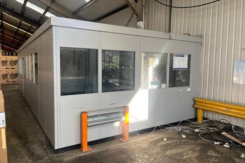 Warehouse to rent, 428 Parsonage Rd Swindon SN3 4RN