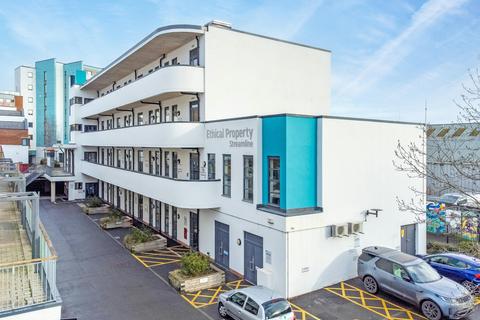 Office to rent, Bath Rd Bristol BS4 3EH