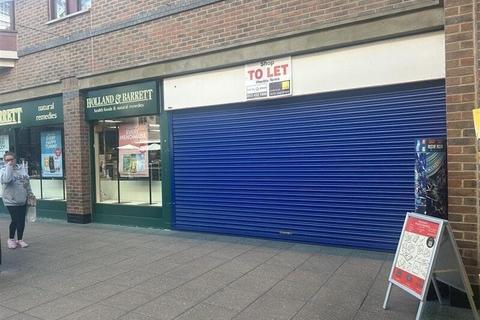 Retail property (high street) to rent, Carlton Ln Castleford WF10 1AD