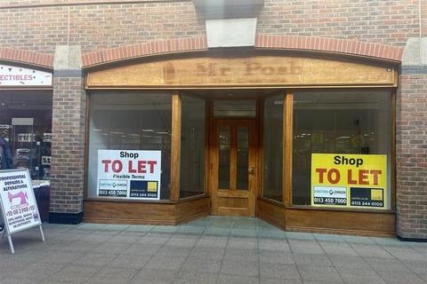 Retail property (high street) to rent, Carlton Ln Castleford WF10 1AD