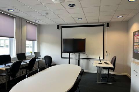 Office to rent, East Tyndall St Cardiff CF24 5GT