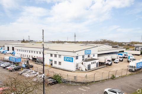 Warehouse to rent, 8 Sopwith Dr Weybridge KT13 0UZ