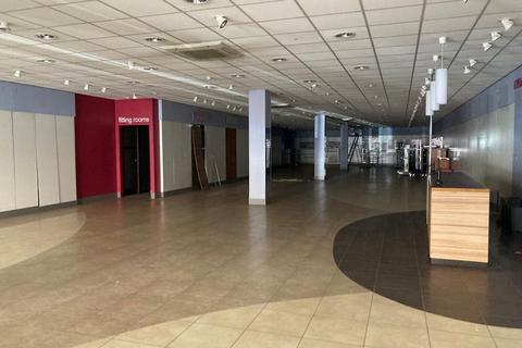 Retail property (high street) to rent, 35-36 Broad St Welshpool SY21 7RR