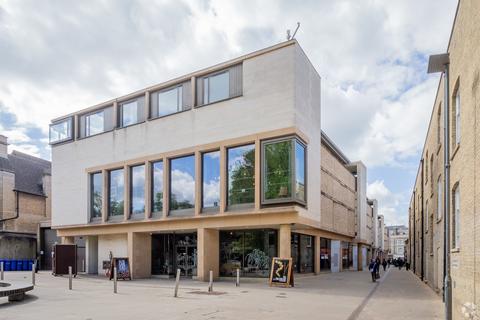 Retail property (high street) to rent, 7 Christ's Ln Cambridge CB1 1NP