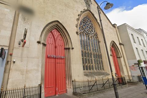 Pub to rent, Clarence Para Cheltenham GL50 3PA