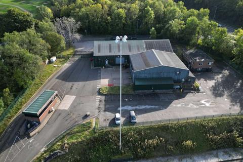 Distribution warehouse to rent, 164 Hanchurch Crossroad Newcastle ST5 4DG