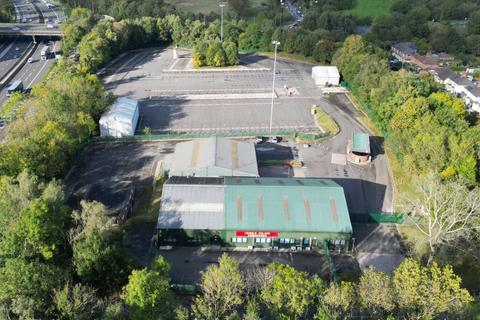 Distribution warehouse to rent, 164 Hanchurch Crossroad Newcastle ST5 4DG
