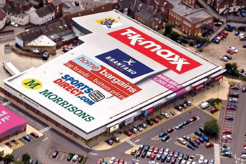 Retail property (high street) to rent, Horncastle Rd Boston PE21 9BD