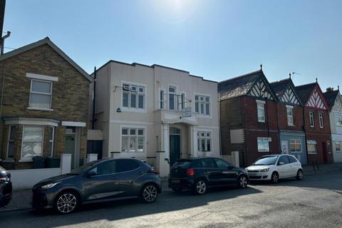 Mixed use for sale, 11 Clarence Rd East Cowes PO32 6EP