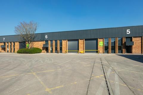 Warehouse to rent, Moss Ln Manchester M45 8FJ