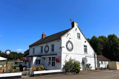 Pub for sale, Evesham Rd Tewkesbury GL20 8NE