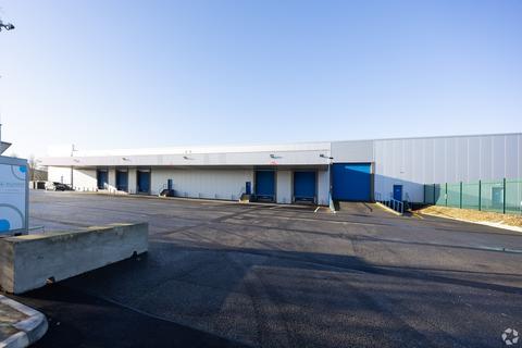 Distribution warehouse to rent, Montrose Rd Chelmsford CM2 6PS