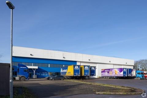 Warehouse to rent, Headway Rd Wolverhampton WV10 6PZ