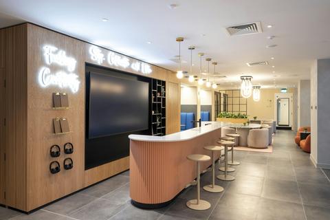 Office to rent, 5 Cadogan St Glasgow G2 6AT