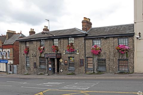 Pub for sale, 3 Amersham Hill High Wycombe HP13 6QX