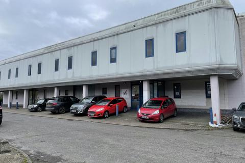 Warehouse to rent, Perry Rd Harlow CM18 7NF