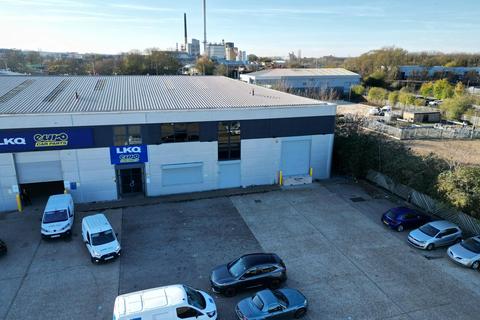 Warehouse to rent, Unit 1 Ascent Park, Edinburgh Way Park Harlow CM20 2HW
