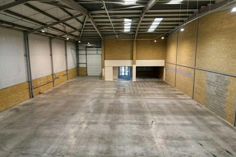 Warehouse to rent, Unit 1 Ascent Park, Edinburgh Way Park Harlow CM20 2HW