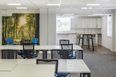 Office to rent, 124 Bridge Rd Chertsey KT16 8LH