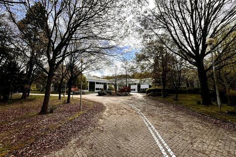 Office to rent, Parkway Fareham PO15 7AZ