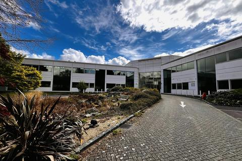 Office to rent, Parkway Fareham PO15 7AZ