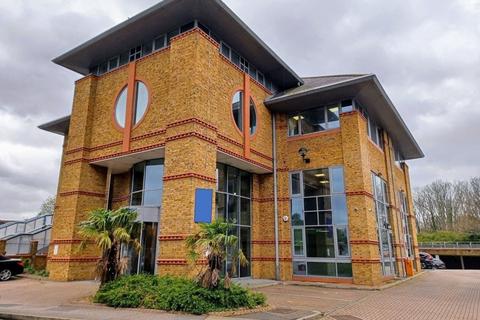 Office to rent, 18-19 Station Rd Sunbury On Thames TW16 6SU