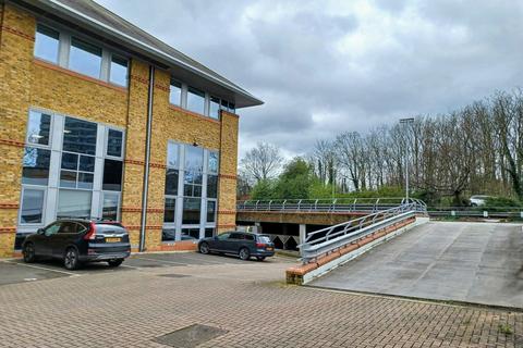 Office to rent, 18-19 Station Rd Sunbury On Thames TW16 6SU