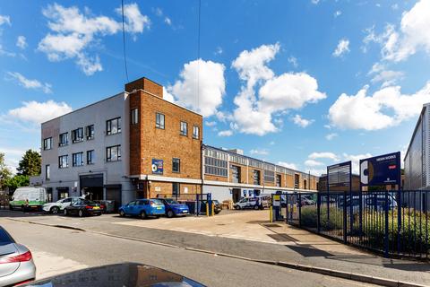Warehouse to rent, Bond Rd Mitcham CR4 3HG