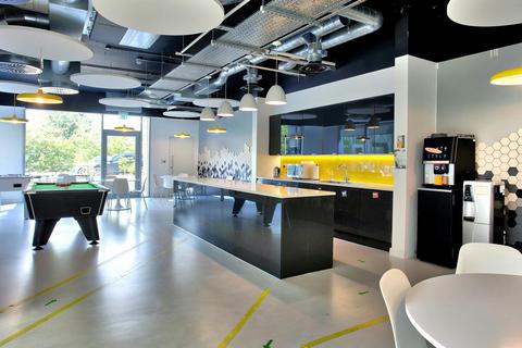 Office to rent, 1 Willoughby Rd Bracknell RG12 8FB