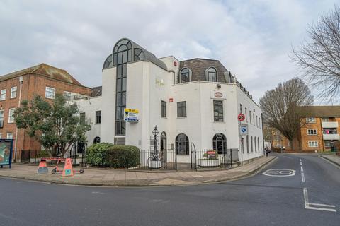 Office to rent, 7 Kings Rd Southsea PO5 4DJ