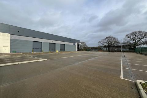 Distribution warehouse to rent, Houghton Ave Waterlooville PO7 7FZ