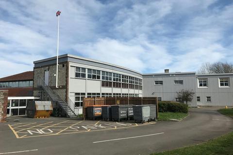 Office to rent, Penns Pl Petersfield GU31 4EX