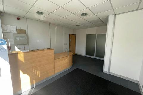 Warehouse to rent, Ampress Ln Lymington SO41 8JX