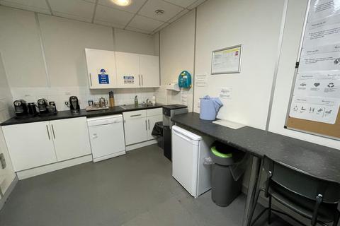 Warehouse to rent, Ampress Ln Lymington SO41 8JX