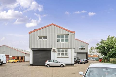 Warehouse to rent, Arundel Rd Uxbridge UB8 2SN