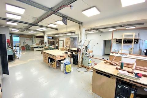 Industrial unit to rent, Boston Business Park London W7 2QA