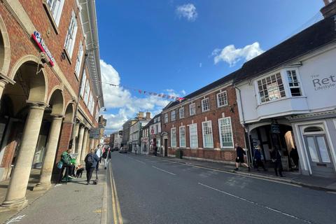 Retail property (high street) to rent, 33 The Borough Farnham GU9 7NJ