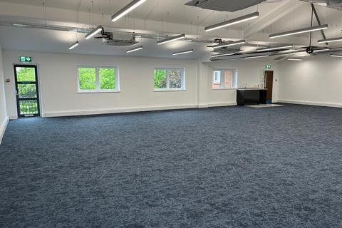 Industrial unit to rent, Crown Hl Milton Keynes MK8 0ES