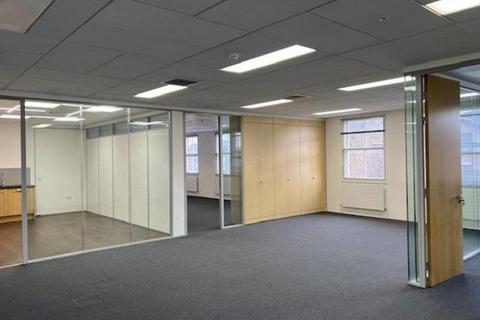 Office to rent, 5 The Avenue Egham TW20 9AB