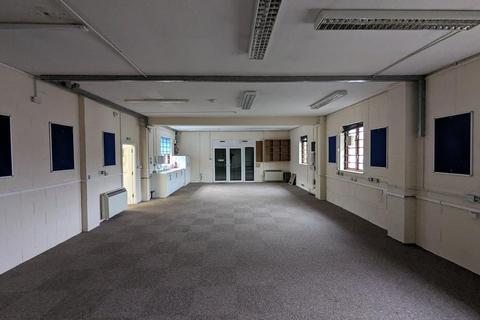 Office to rent, Station Rd Guildford GU5 0AZ