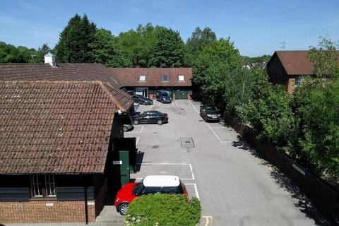 Office to rent, Station Rd Guildford GU5 0AZ