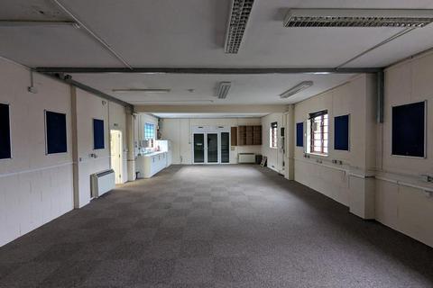 Office to rent, Station Rd Guildford GU5 0AZ