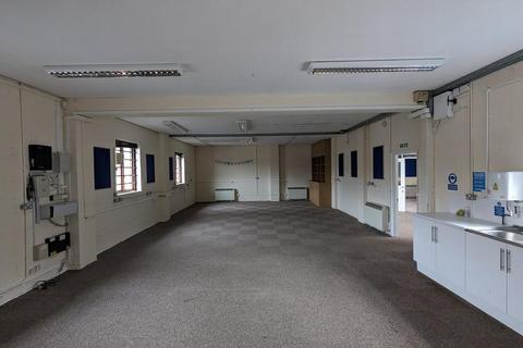 Office to rent, Station Rd Guildford GU5 0AZ
