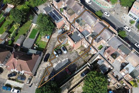 Retail property (high street) for sale, Kenton Ln Harrow HA3 8SB