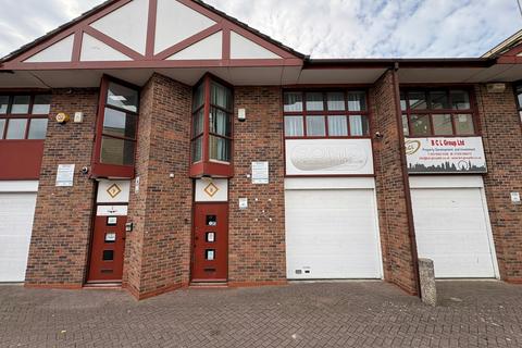 Office to rent, Alice Way Hounslow TW3 3UD