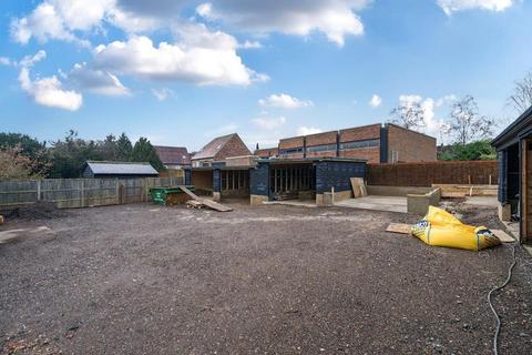 Land to rent, 50 High St Markyate AL3 8HZ